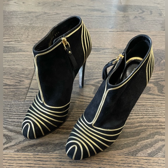 Sergio Rossi Gold Designer Heels - Picture 4 of 6